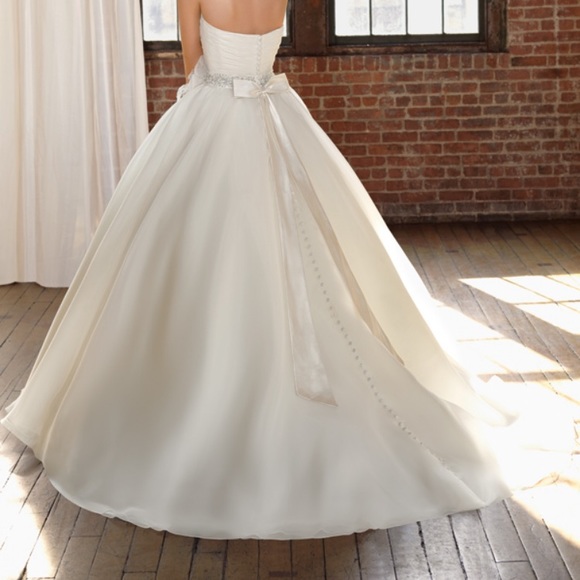 Mori Lee Wedding Dress - Picture 4 of 6